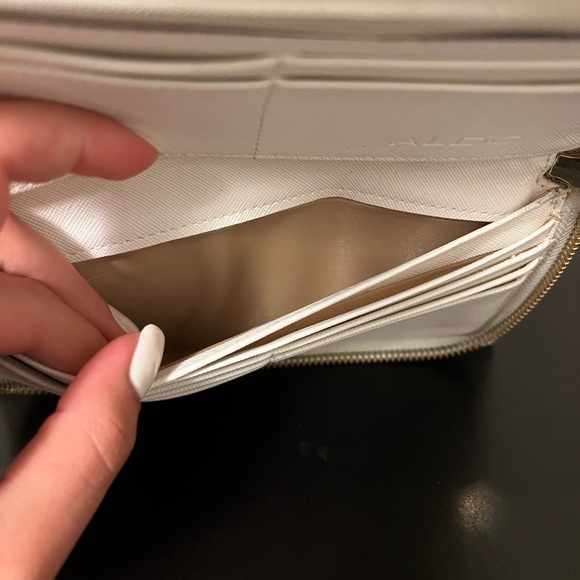 Aldo Large Wallet - Picture 5 of 8